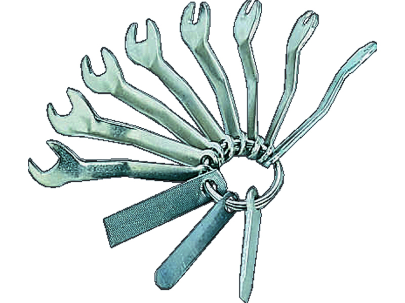 Magneto wrench