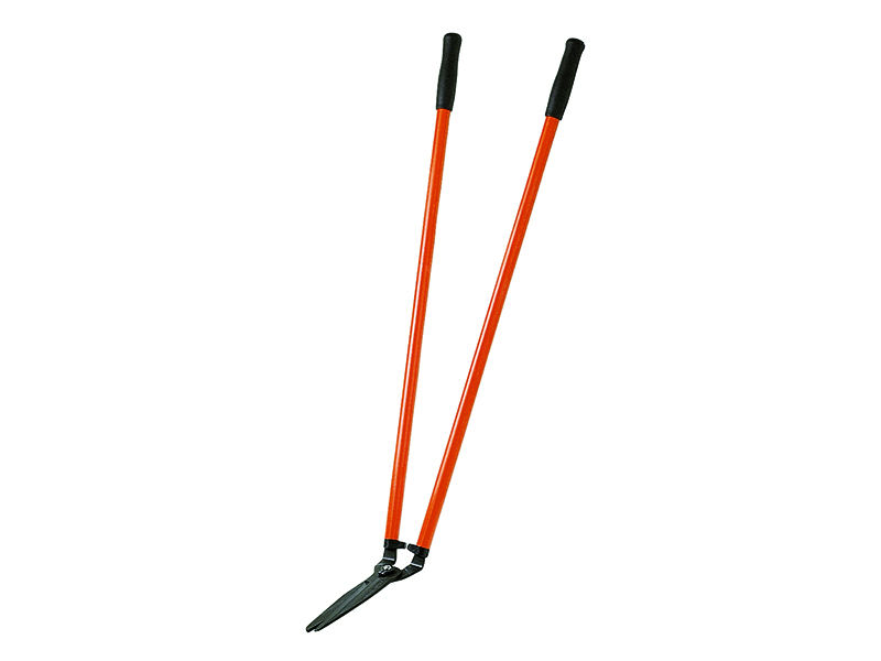 Šķēres zālienam ar 200mm asmeni un 900mm garu kokturi, P74